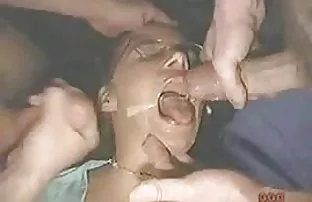 XXX வேடிக்கையான கிளைகள் ஸ்ட்ரிப்பர்ஸுடன் உடலுறவு கொள்கின்றன
