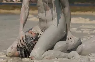 XXX உட்மேனின் நடிப்பில் லாட்வியாவைச் சேர்ந்த அழகான பழுப்பு நிற ஹேர்டு பெண்