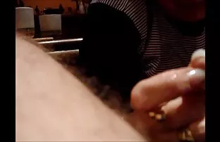 XXX சாஷா கிரே ஒரு செல்ஃபி எடுக்கிறார்