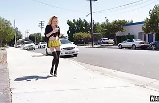 XXX தனது எட்டாவது மாதத்தில் ஒரு பெண்ணுடன்