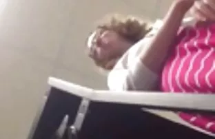 XXX லாக்கர் அறையில் பாலியத் அழகு