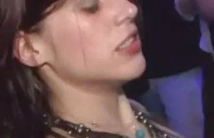 XXX இரண்டு இளம் முட்டாள்களைக் கிழித்து விடுங்கள்