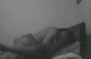 XXX ரோஜா இதழ்களுடன் ஒரு குளியல் அழகான குழந்தைகள்