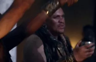 XXX ஸ்ட்ரிப்பருக்கு கொடுத்தார்