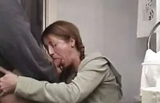 XXX மொட்டையடித்த மாண்டி ஐவி ஆரா