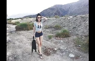 XXX இந்த பெண்ணை படுக்கையில் படுக்க வைத்தாள்