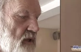 XXX அழகான யூலியாவுடன் அழகான செக்ஸ்