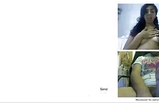 XXX மூன்று ஆண்கள் அவளுக்குள் சுருள் பொன்னிறம் மற்றும் படகோட்டி