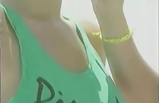 XXX அருகிலுள்ள நுழைவாயிலிலிருந்து ஒரு இளம் பெண்ணுடன் ஒரு வீடியோ செய்தேன்