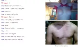 XXX மற்றொரு மாணவர் விடுமுறையைக் கொண்டாடுங்கள்