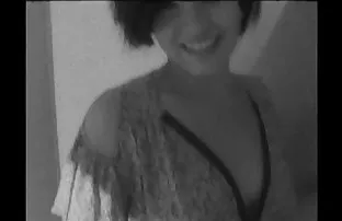 XXX பெண் சரிகை உள்ளாடை