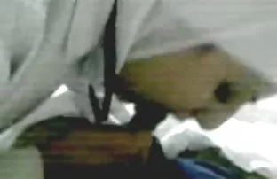 XXX சக மாணவனுடன் இனிமையான பழுப்பு-ஹேர்டு மற்றும் விளையாட்டுத்தனமான சிவப்புநிறம்