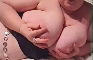 XXX சக்திவாய்ந்த மார்பகங்கள்