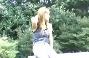 XXX நைலான் டைட்ஸில் ஜப்பானிய பொம்மை