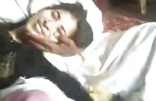 XXX ரஷ்யாவைச் சேர்ந்த ஒரு ஜோடி மடிக்கணினியின் முன் ஒரு நல்ல ஃபக் இருந்தது