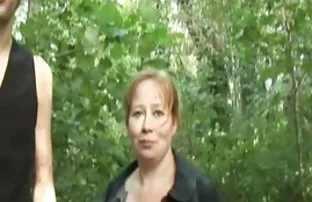 XXX தனது காதலியை ஷவரில் அழைத்துச் செல்கிறாள்