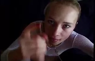 XXX பெரிய துளை புண்டை ஃபிஸ்டிங் துளைத்தது