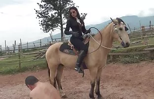 XXX அதிர்வுகளுடன் கூடிய பெண்கள்