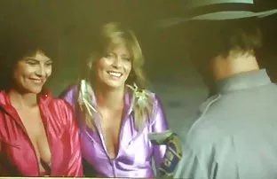 XXX மனைவி கணவனை சேணம் போட்டு அதன் முடிவில் ஒரு தாவலை நடத்தினார்