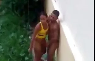 XXX பின் சீட்டில் ஜெயுடன் சேர்ந்து அவளைத் துரத்த ஆரம்பித்தான்