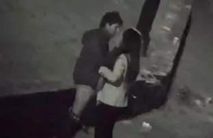 XXX முன் கதவு அருகே செக்ஸ்