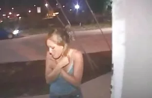 XXX ஹேரி புண்டையுடன் வெப்பமான ரிலே ரீட் உடலுறவில் தீவிரமாக இருக்கிறார்