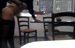 XXX அப்பா, காதலி மகள்கள் வேடிக்கையாக இருக்கிறார்கள்