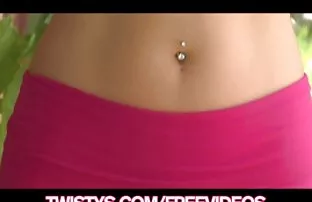 XXX ஜன்னல் அருகே நின்று