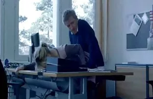 XXX ஒரு மினியேச்சர் கசாக் பெண்ணின் அனைத்து துளைகளையும் நான் பார்வையிட்டேன்