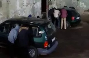 XXX ஒரு உறுப்பினரை சவாரி செய்கிறார்