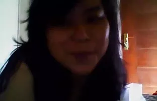 XXX கண்ணாடிகளில் இருந்த மாணவர் ஒரு டிக் உறிஞ்சி புண்டையில் சிக்கினார்