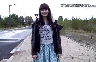 XXX ஒரு கர்ப்பிணி மனைவி அலியோனா மற்றும் அவருடன் படகோட்டி