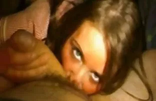 XXX அவளுடைய தெய்வீக அழகான உடலை என்னால் எதிர்க்க முடியவில்லை