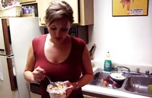 XXX கிரிவோசுபி பேட்ரே ஒரு சுருள் வார்ப்பை ஏற்பாடு செய்கிறார்