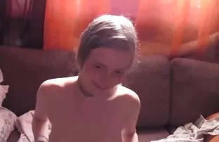 XXX சுவரில் இருந்து இரண்டு உறுப்பினர்கள்