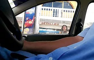 XXX ஸ்வீடிஷ் MILF ஒரு மெல்லிய அதிர்வுடன் பெண்குறிமூலத்தை தூண்டுகிறது