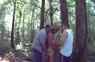 XXX ரேச்சல் ஒரு காரில் உறிஞ்சினாள்