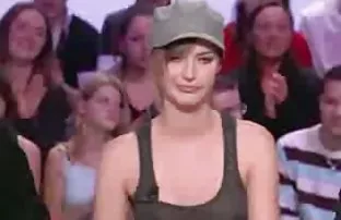 XXX ரஷ்ய குழந்தைகள் அந்தோஷ்காவைக் கொடுத்தனர்