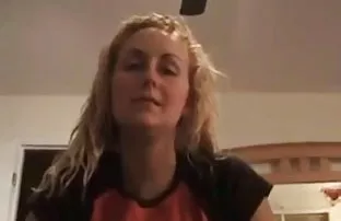 XXX ப்ராக் நகரிலிருந்து ரசிகர்களை ஆடுங்கள்